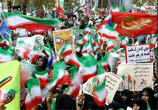 تجدید میثاق مردم فارس با آرمان‌ های انقلاب در راهپیمایی ۱۳ آبان/ طنین شعار مرگ بر آمریکا + تصاویر
