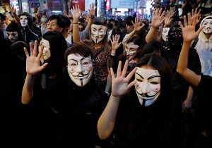 چاینا دیلی: حملات «گستاخانه» معترضان هنگ‌کنگی محکوم به شکست است