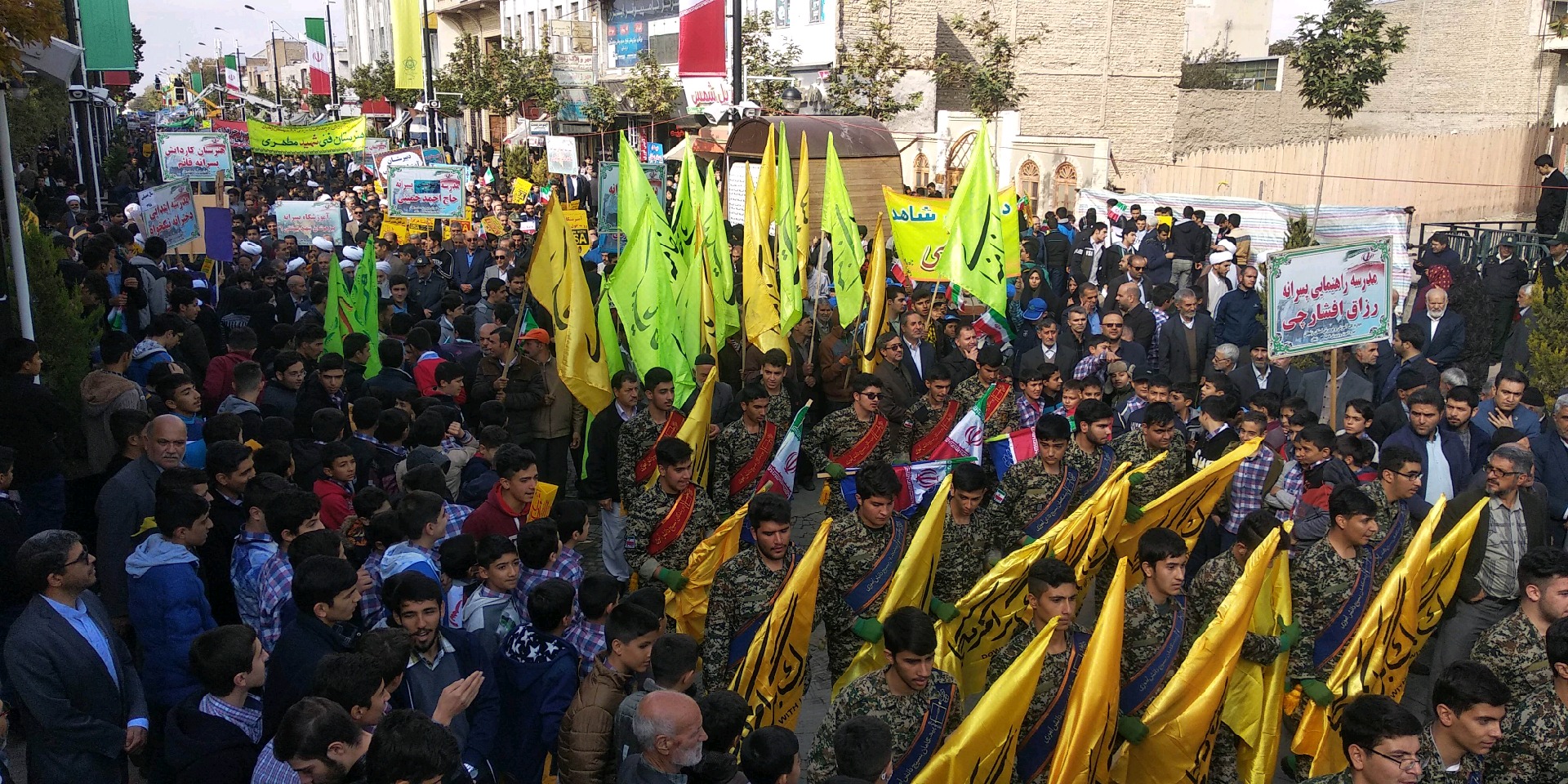 آغاز راهپیمایی ۱۳ آبان در زنجان+ تصاویر