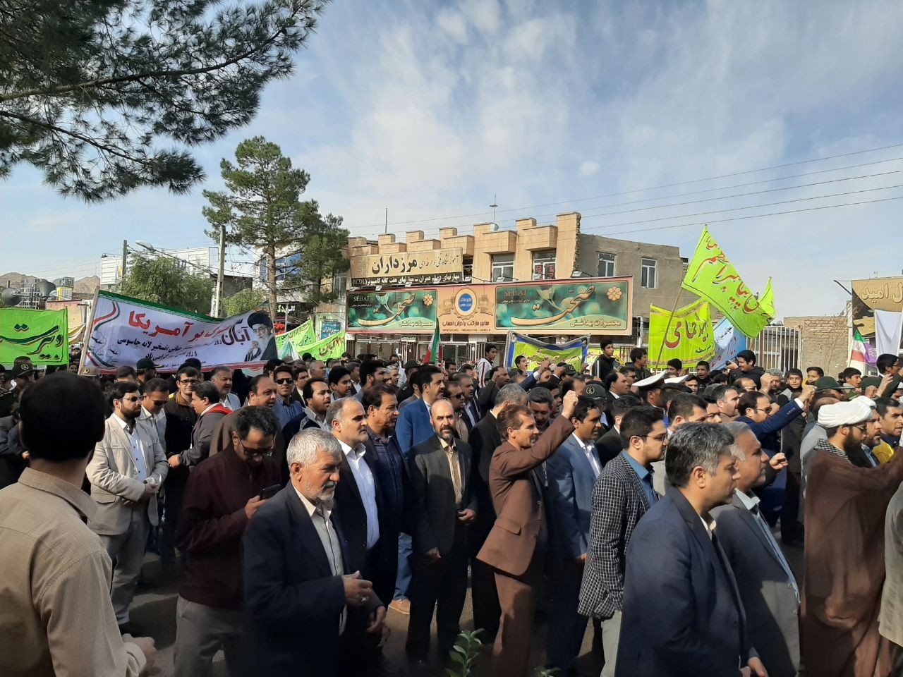 حضور پرشور جوانان خراسان رضوی در راهپیمایی ۱۳ آبان + تصاویر
