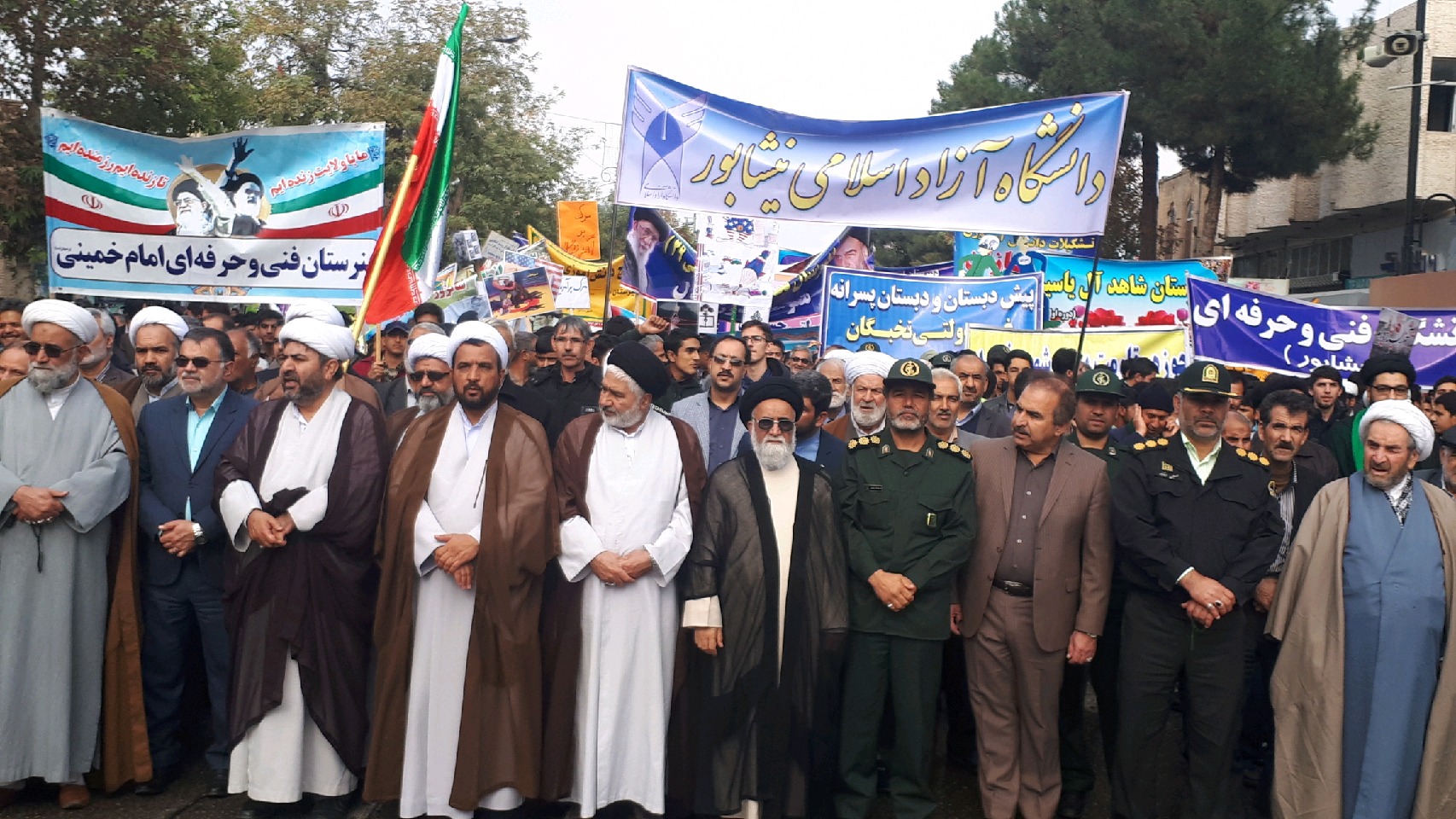 حضور پرشور جوانان خراسان رضوی در راهپیمایی ۱۳ آبان + تصاویر