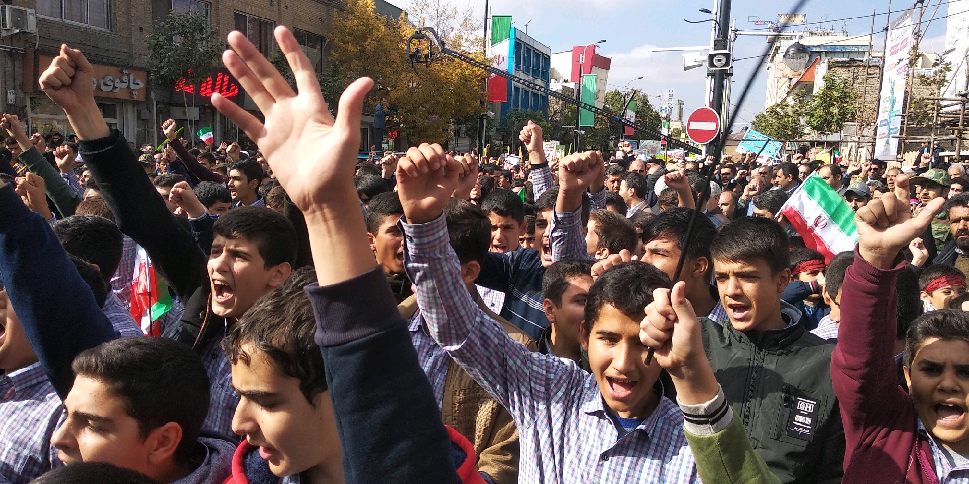 آغاز راهپیمایی ۱۳ آبان در زنجان+ تصاویر