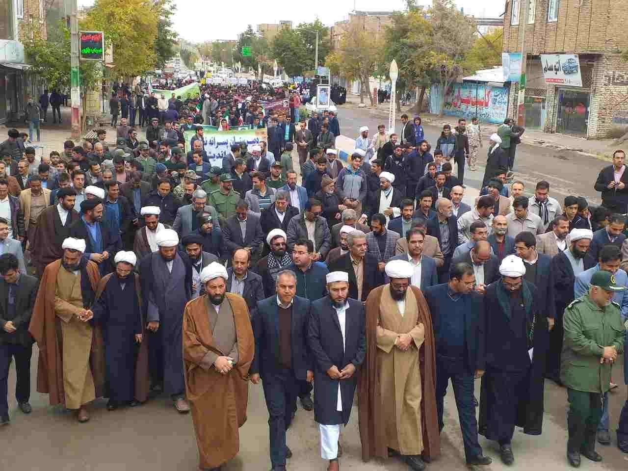 حضور پرشور جوانان خراسان رضوی در راهپیمایی ۱۳ آبان + تصاویر