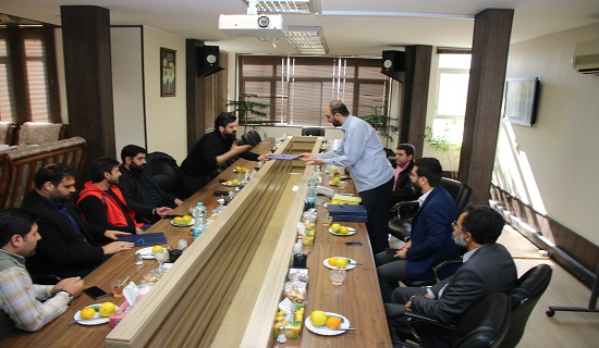 مدیر شبکه سه از عوامل پوشش رسانهای راهپیمایی اربعین تقدیر کرد مدیر شبکه سه از عوامل پوشش رسانهای راهپیمایی اربعین تقدیر کرد