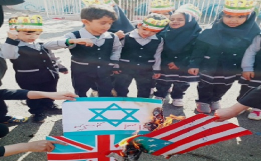 جشن روز دانش آموز در مدارس قم برپا شد+تصاویر