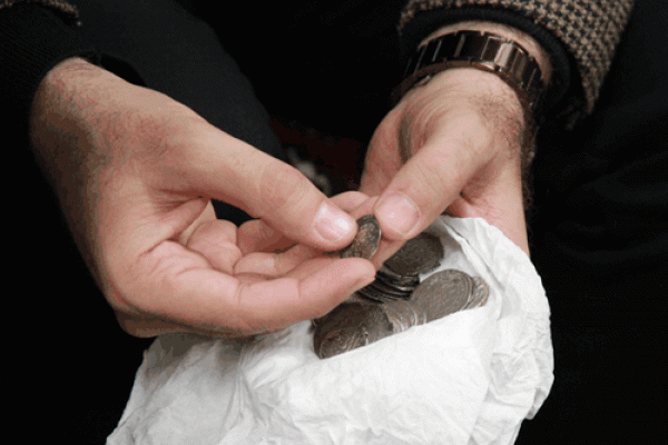 سکه&zwnj;های ۲۵۰۰ ساله به موقوفات گنجینۀ رضوی پیوست