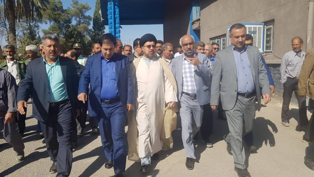 قدم خیر مسئولان فارس برای کارگران کارخانه قند فسا/ فکر تعطیلی را از سر بیرون کنیم