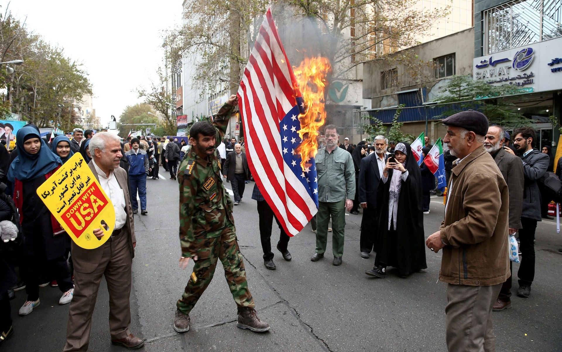 تصاویر روز: از سفر تیمی بانوان در صحرای بزرگ آفریقا تا پیدا شدن دو میمونی که از باغ&zwnj;وحشی در ترکیه ربوده شده بود