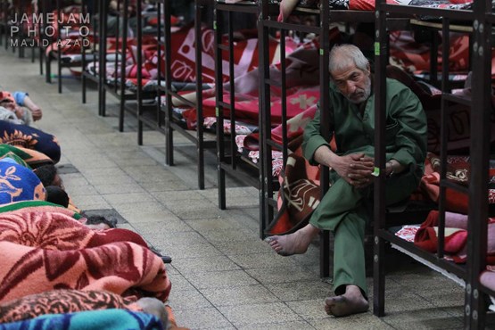 انتقال کارتن خواب&zwnj;های مشهد به گرمخانه