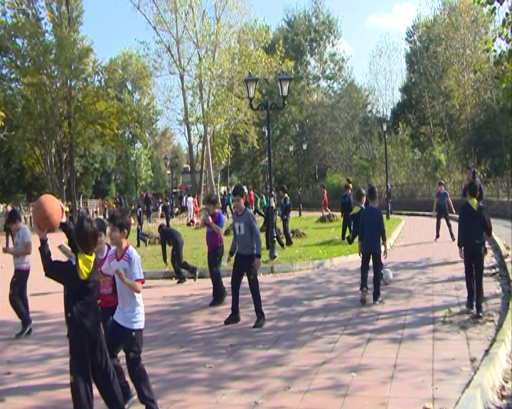 برگزاری جشن یک روز بانشاط برای داشتن مدرسه بانشاط + عکس برگزاری جشن یک روز بانشاط برای داشتن مدرسه بانشاط + عکس