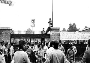 سهم ناچیز انقلاب دوم ایران در کتاب‌های درسی + فیلم
