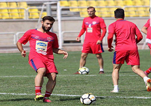 مدافع چپ قائمشهری در تیم بزرگسالان پرسپولیس
