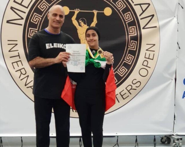 مدال آوری پدر و دختر ایرانی در مسابقات وزنه برداری قبرس
