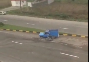 حرکت خطرناک نیسان در جاده لنگرود! + فیلم