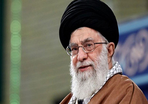 اشاره رهبر انقلاب به بهانه‌ای که برخی افراد با نام شاد کردن دل حضرت زهرا(س) دست دشمن می‌دهند + فیلم