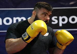 تحریمی که سد راه قهرمان ایرانی نشد/ تمرینات امیرعلی اکبری پس از خط خوردن ناجوانمردانه نامش از UFC + فیلم