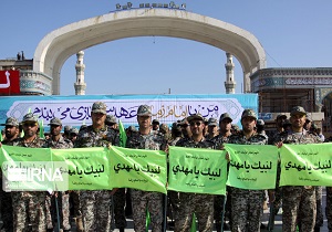 صبحگاه مشترک نیروی های مسلح قم به مناسبت ۹ ربیع الاول/جلوه‌هایی از آیین تجدید عهد سربازی امام زمان (عج) درقم