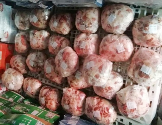کشف محموله گوشت و پنیر پیتزای بدون مجوز در مشهد