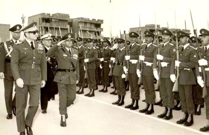چگونه آمریکا با فروش اسلحه شاه را تحقیر می&zwnj;کرد؟