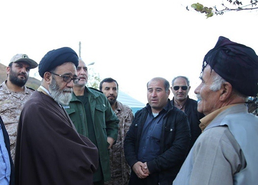 بازدید امام جمعه تبریز از مناطق زلزله‌زده میانه