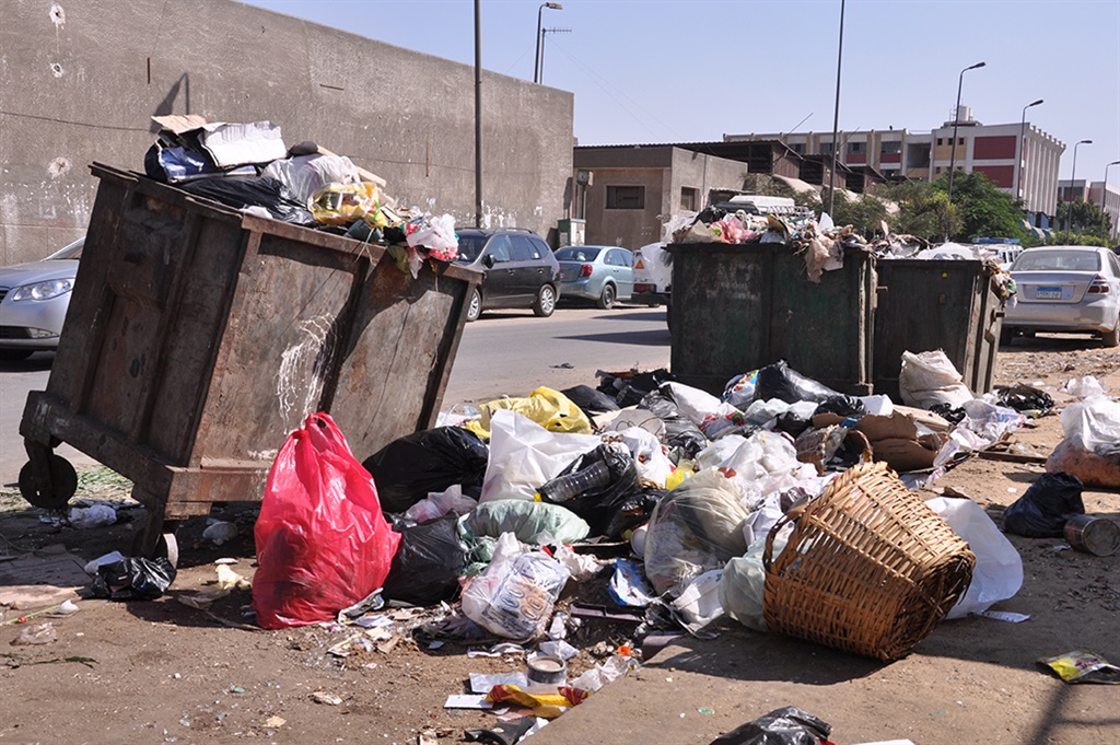 ۲۵۰۰ نفر در ماران جیرفت در محاصره زباله&zwnj;ها