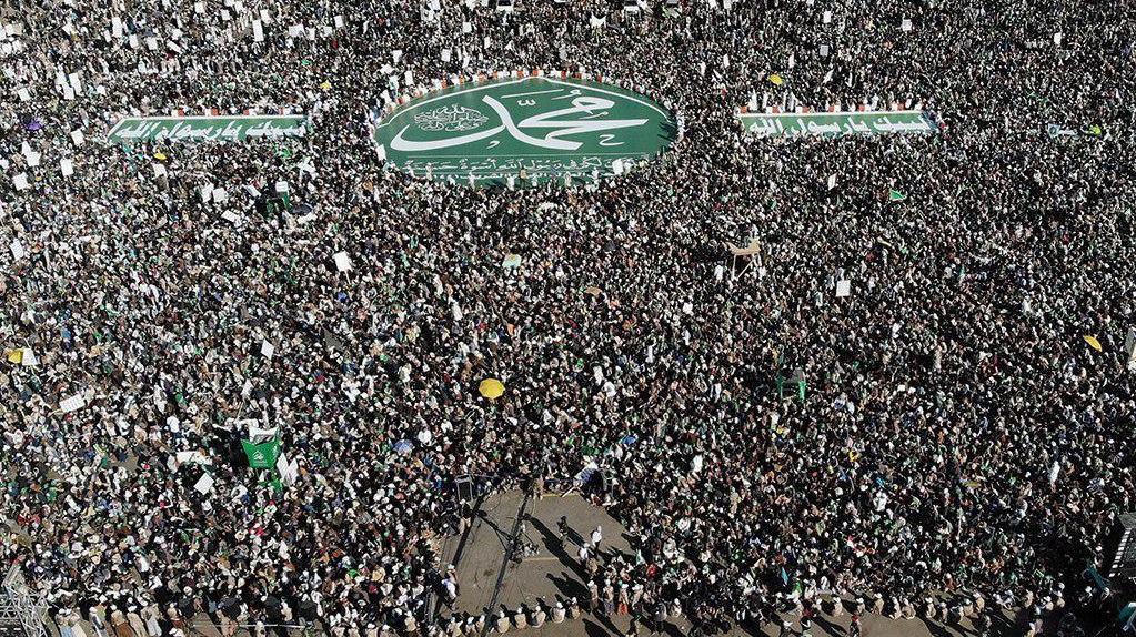 جشن میلیونی یمنی&zwnj;ها در آستانه میلاد پیامبر (ص) + تصاویر