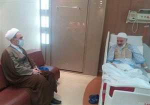 عیادت مدیر حوزه‌های علمیه سراسر کشور از آیت‌الله حسینی بوشهری