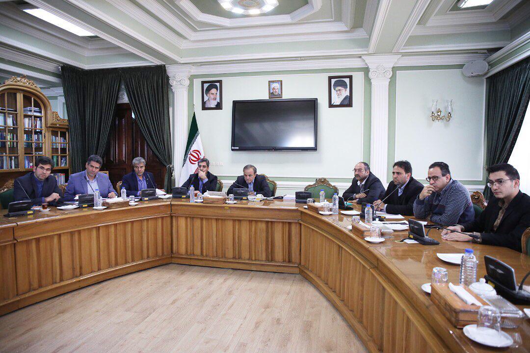 الگوی مثلث توسعه اقتصادی فرهنگی زمینه خدمت به مردم را فراهم کرده است