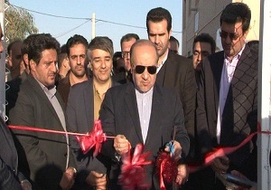 افتتاح زمین چمن مصنوعی با حضور وزیر ورزش و جوانان