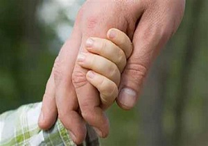 واگذاری ۵ فرزند به خانواده‌های متقاضی فرزند خواندگی در قزوین / ثبت نام ۸ زن مجرد برای دریافت فرزند
