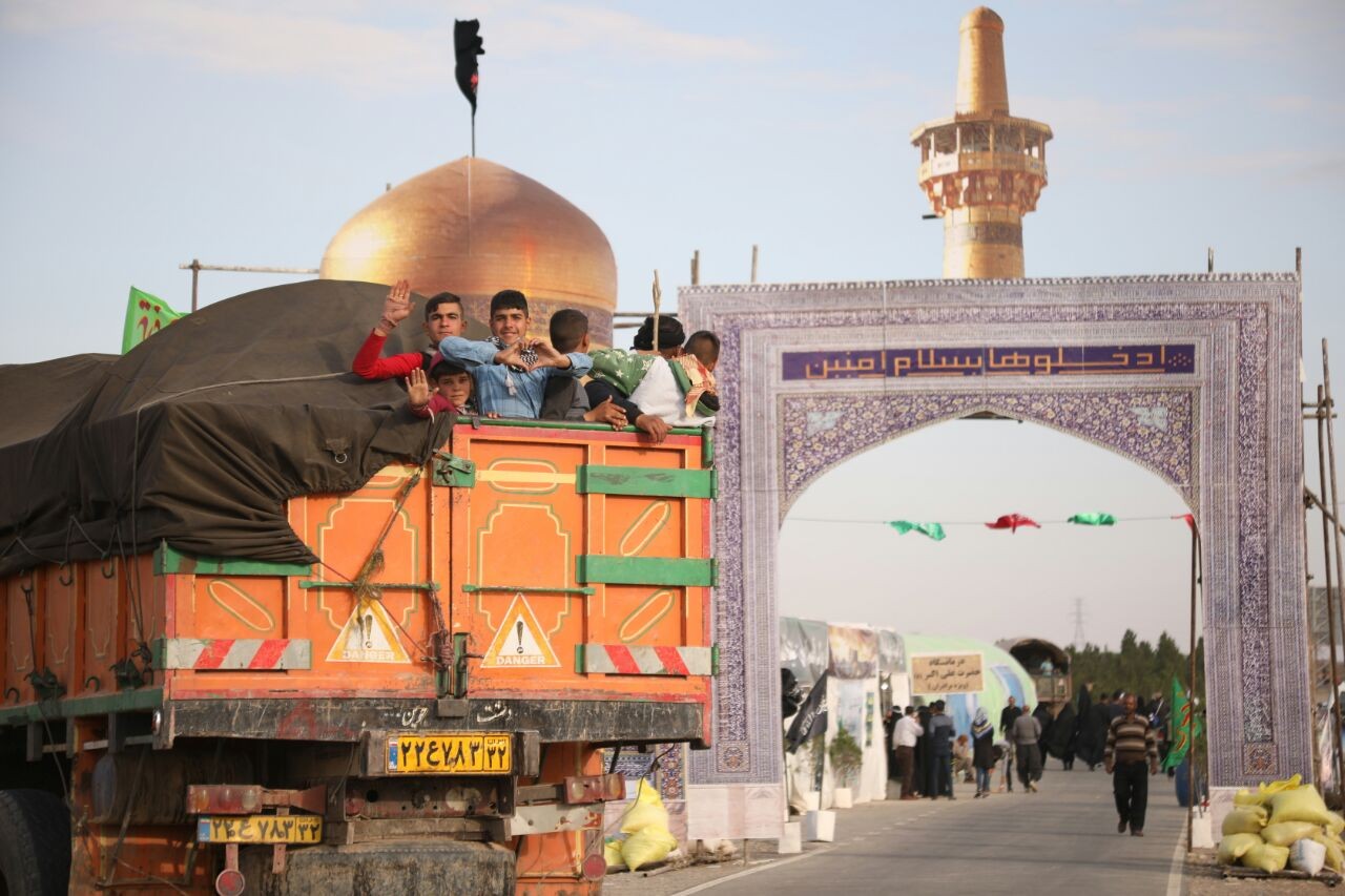 نمایی از حرکت زائران امام رضا(ع) به مشهد+ تصاویر