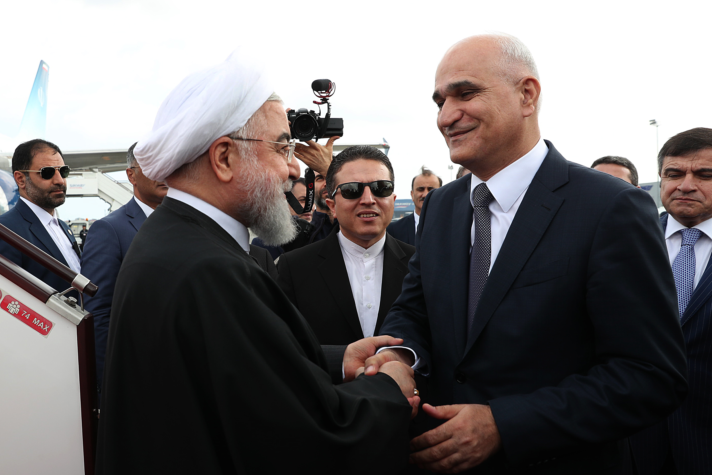 رئیس جمهور وارد باکو شد