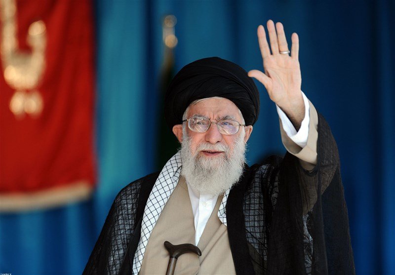 مروری بر سفر استانی حضرت آیت‌الله خامنه‌ای به استان قم در سال ۸۹  + تصویر