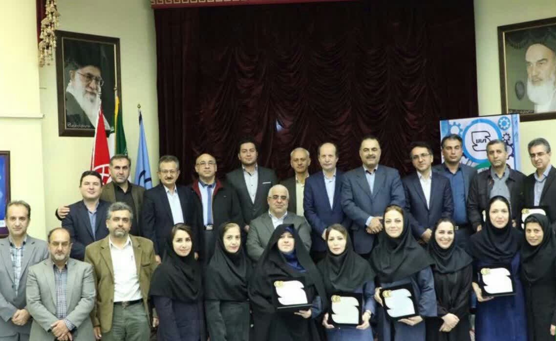 تجلیل از مدیران کنترل کیفیت نمونه واحد‌های تولیدی