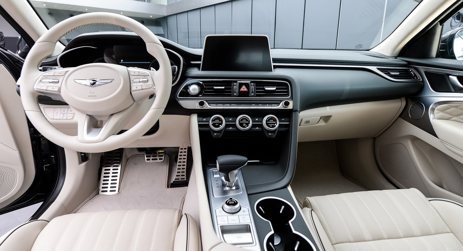 اطلاعات در مورد خودروی لوکس Genesis GV70 +تصاویر