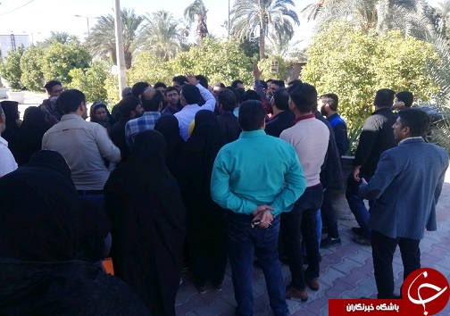 اعتراض طبسی ها به ثبت نامی که زود پایان رسید+ تصاویر