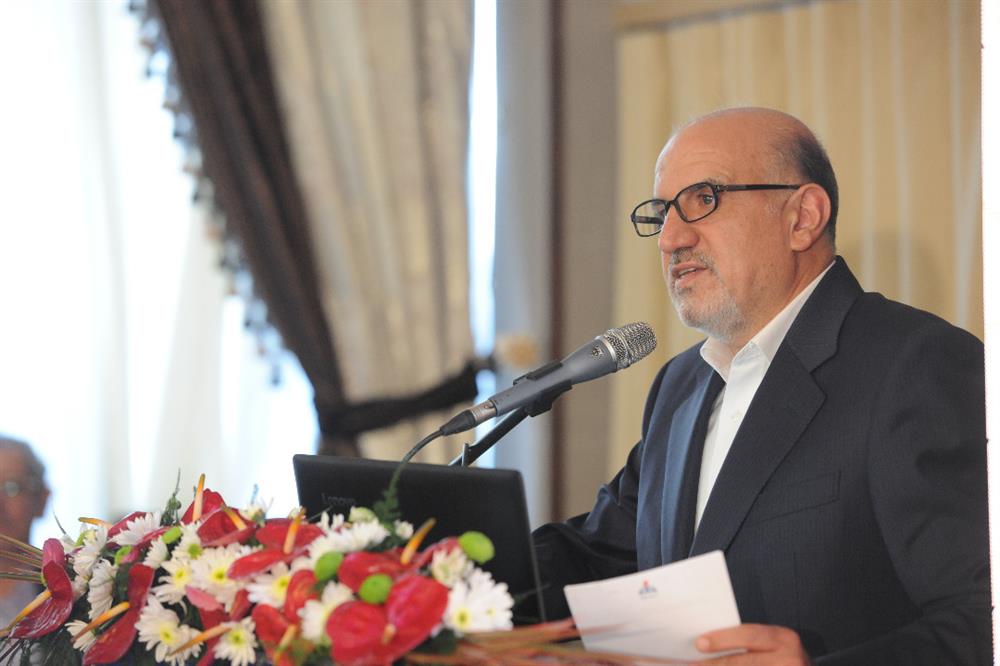 درآمد صنعت پتروشیمی تا سال ۱۴۰۴ به ۳۷ میلیارد دلار می‌رسد