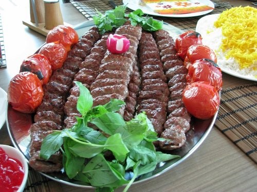 هشدار! سنگدان مرغ به جای گوشت در کباب‌های ارزان/ چرا با رستوران‌های متخلف برخورد نمی‌شود؟