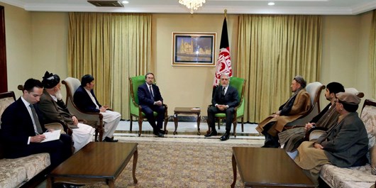 گفتگوی سفیر آمریکا با عبدالله درباره آزادی &laquo;انس حقانی&raquo;