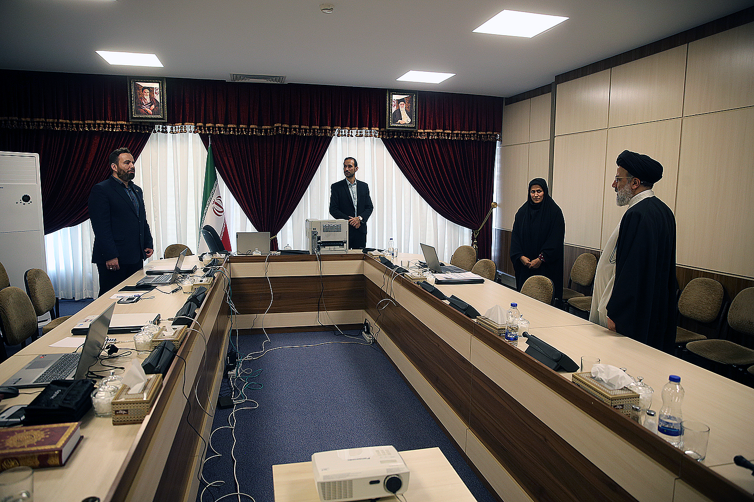 بازدید آیت الله رئیسی از دفتر موقت &laquo;ثنا&raquo; مستقر در مجمع تشخیص مصلحت نظام