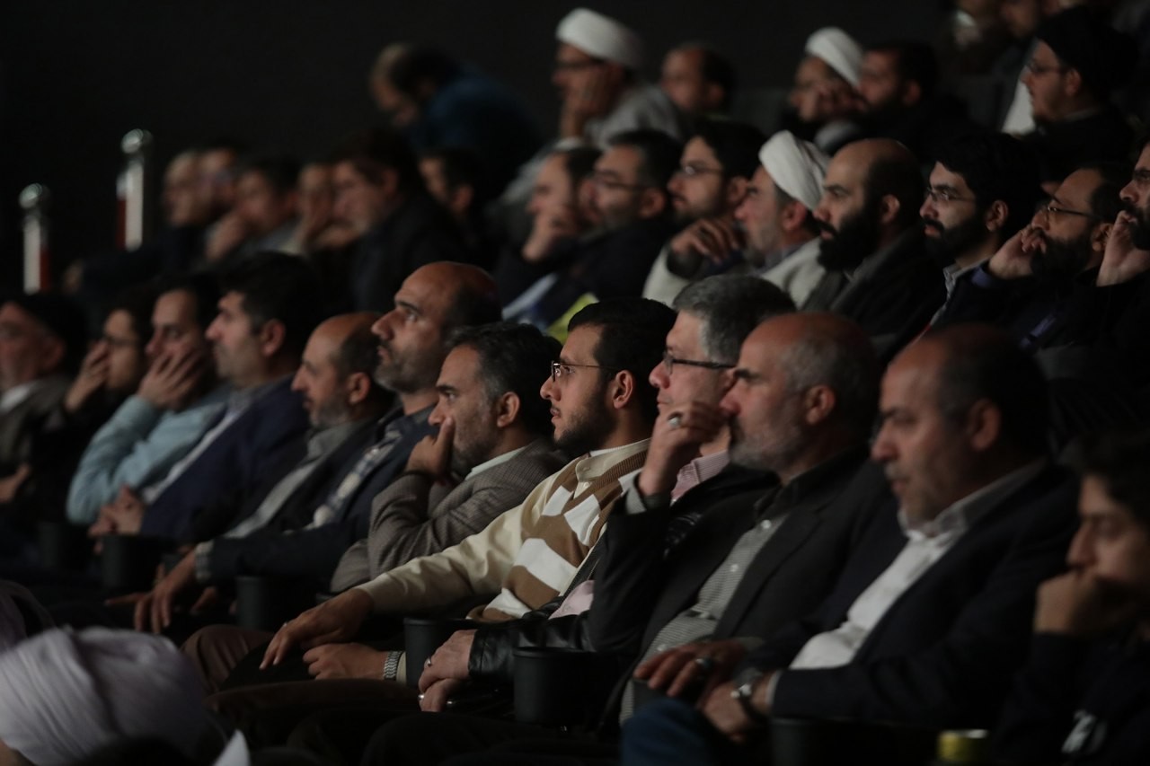 اگراستقامت کنید فردای کشور آن چیزی خواهد بود که آرزوی امروز شماست