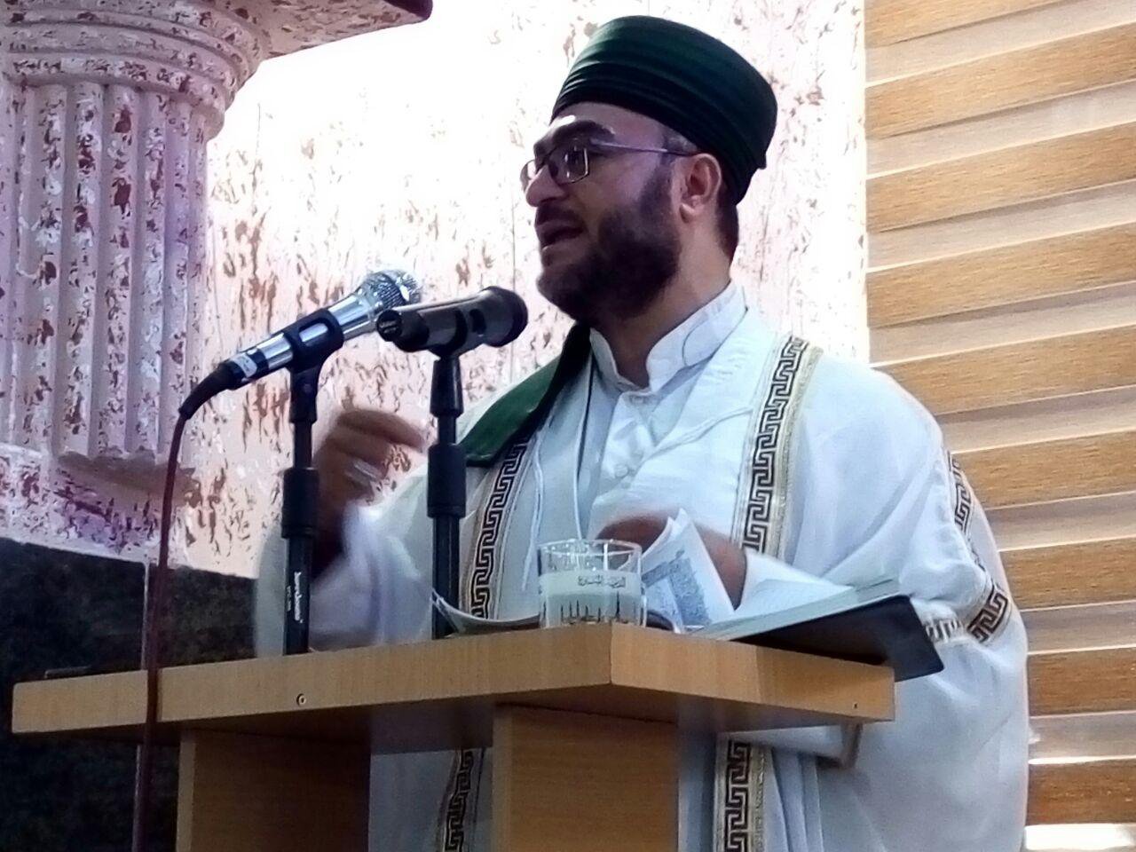شیعه و سنی در برابر دسیسه‌های دشمنان یکپارچه باشند