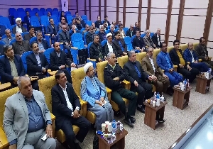 کسی برای رفع مشکلات مردم تلاش نکند خیانتکار است