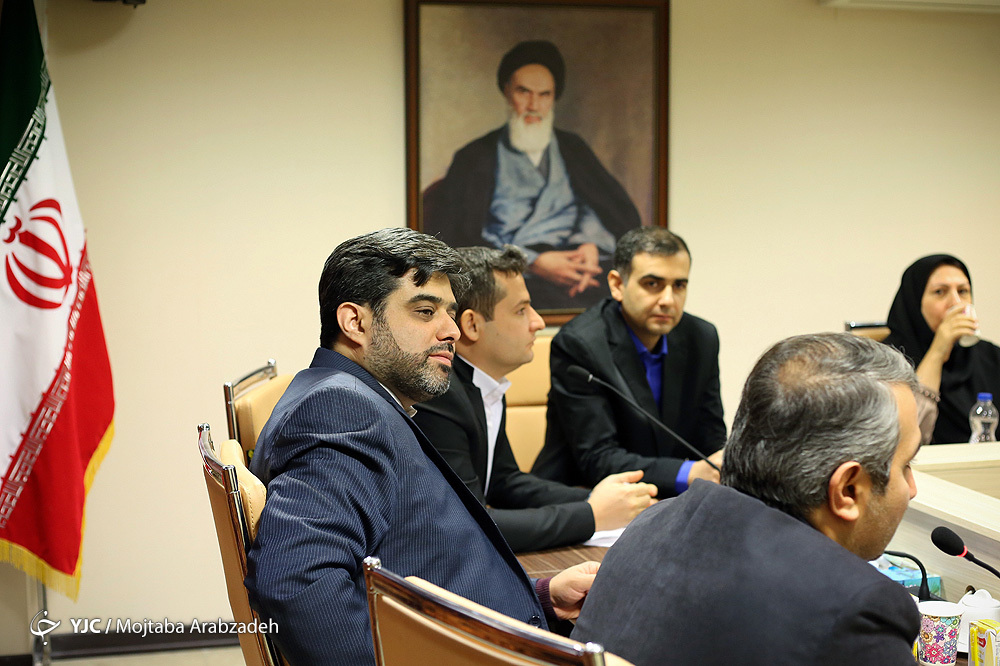 انتقادها از آلبوم شجریان و قربانی / ناکامی خواننده رپ از گرفتن مجوز