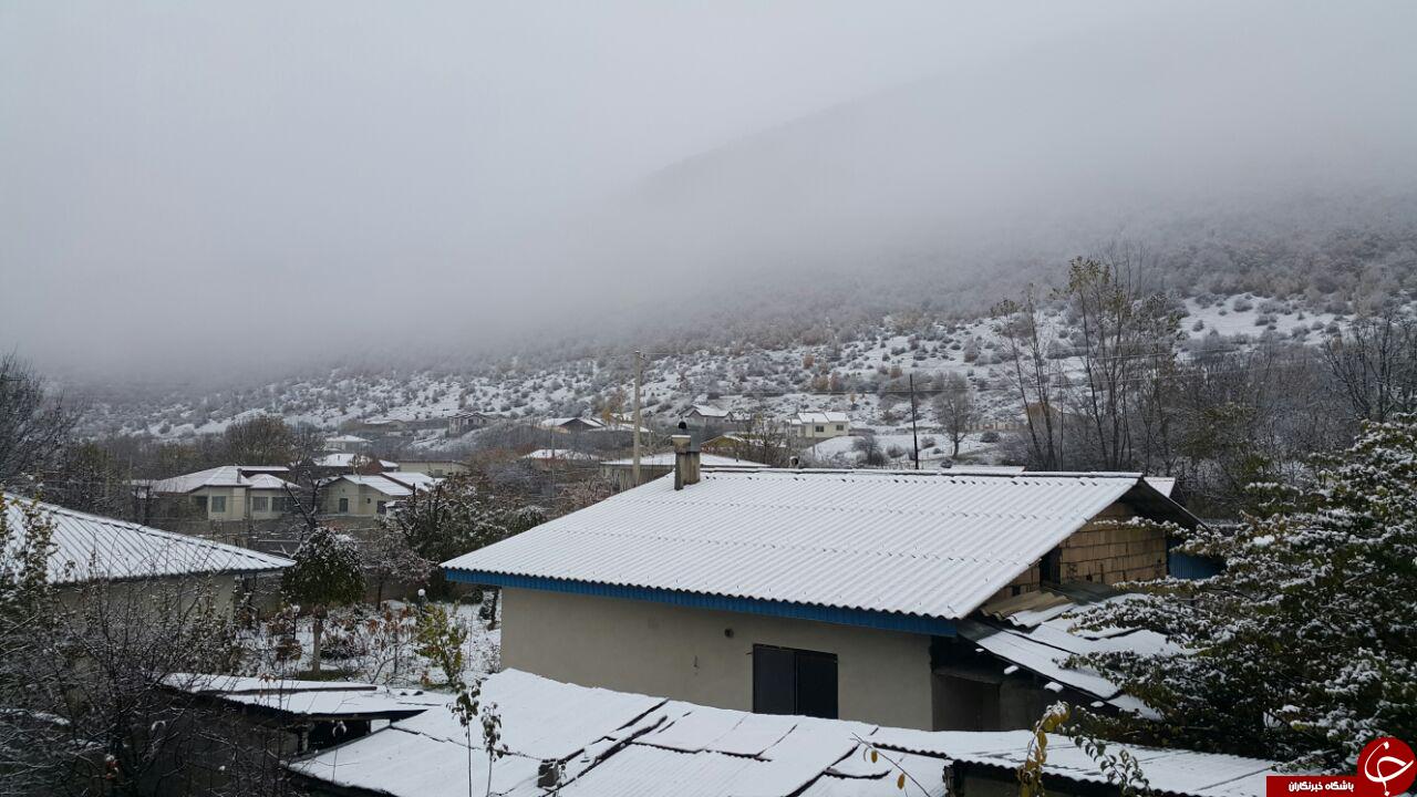 تصاویری از اولین برف پاییزی در روستای &laquo;زانوس&raquo; نوشهر