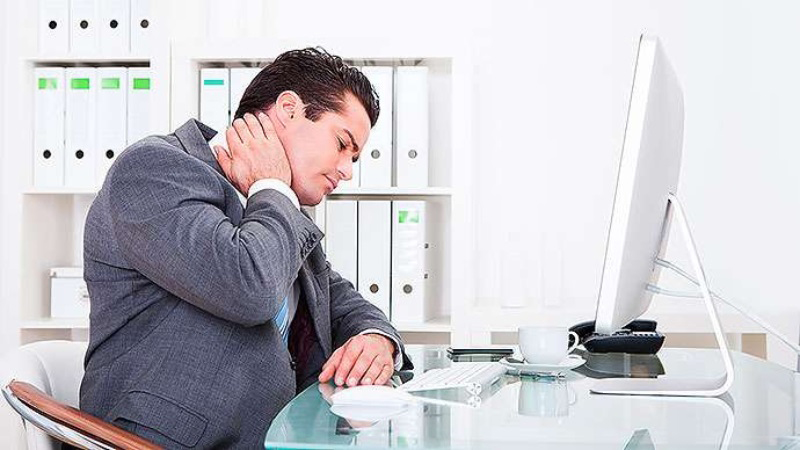 خطرات وحشتناکی که نشستن بر سر بدن می&zwnj;آورد