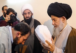 جمعی از طلاب در قم معمم شدند