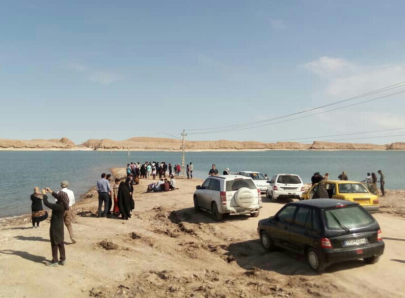 دریاچه شگفت انگیز در بیابان کویر لوت شهداد