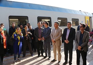 قطار گردشگری کاشان راه اندازی شد