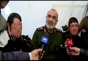 اشک‌های فرمانده کل سپاه  در دیدار با خانواده زهرا جانباخته زلزله ورنکش میانه + فیلم
